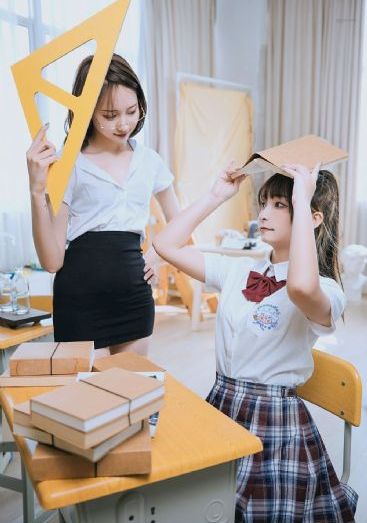 4022天的饲养育_BD英语在线观看视频