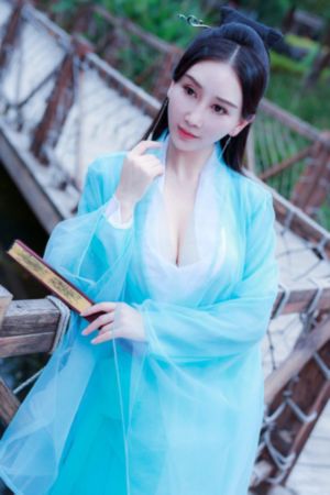 与僧侣相交_十万网红美女美酱
